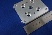 材質A7075（a7075）　精度Φ5＋0.012　Φ4＋0.012　産業用ロボットのアルミ精密部品
