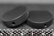 アルミ（A5056）材の自動旋盤加工品、Φ32・ツマミ製品の加工事例になります。