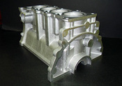アルミ（AC4C-T6）砂型鋳造　シリンダーブロック（自動車部品）　試作対応