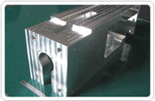真空装置部品　ブロック(BLOCK)　アルミ（A5052）　マシニング切削加工　直角度/平面度±0.02 