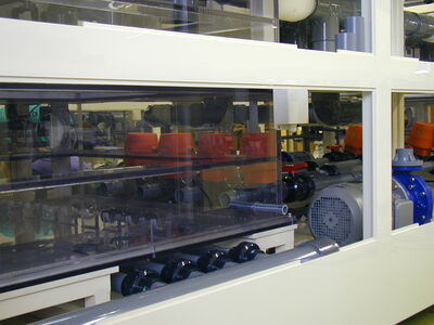 半導体液晶装置の樹脂加工組立品（キャビネット、処理槽、タンク、薬液、洗浄）
