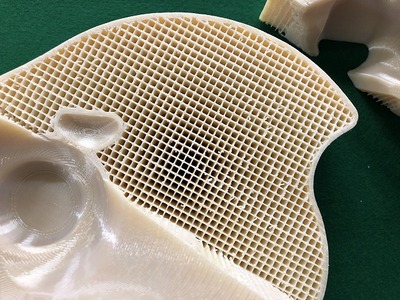 3Dプリンター　中空構造　軽量化　耐熱樹脂